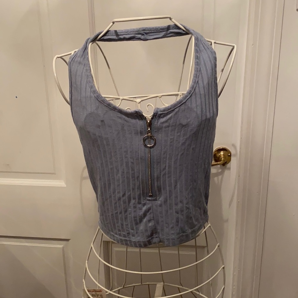 Halter top. Ribbed.  Zipper.